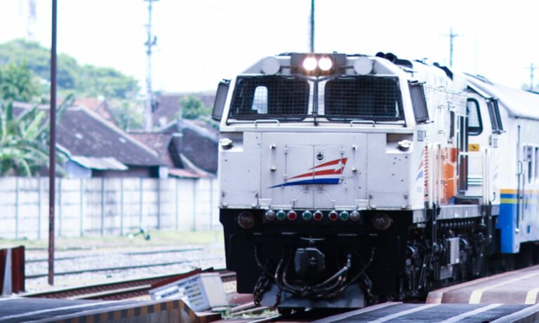 cara beli tiket kereta api online dan offline